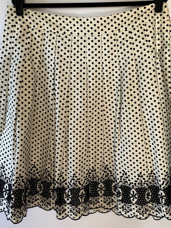Talbots Dresses & Skirts - Talbots Size 16 Polka Dot Pleated Skirt Embroidered Scallop Hem